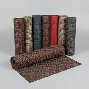 Tessuto in Rete di Poliestere Rivestito in PVC Resistente all'Acqua e ai Raggi UV per Mobili da Esterno e Recinzioni - Product Image 1