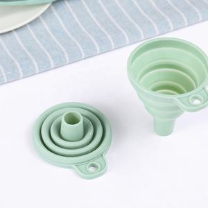 Funil dobrável de silicone para cozinha, funil dobrável portátil sem BPA para transferência de líquidos de óleo e água, venda quente de fábrica - Product Image 3