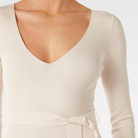 Robes d'hiver pour femmes de couleur unie côtelée avec ceinture Robe à tricoter mi-longue à manches longues et col en V sexy