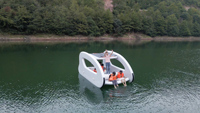 Nouveau style pour la nouvelle année. Profitez de la vie avec style! Yacht Catamaran avec moteur pour l'utilisation de l'eau Maison flottante gonflable électrique