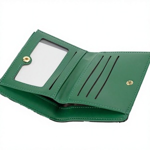 Cartera Corta de Cuero PU Personalizada para Mujer con Cierre de Cremallera y Broche, Diseño Moderno y Portátil - Product Image 3