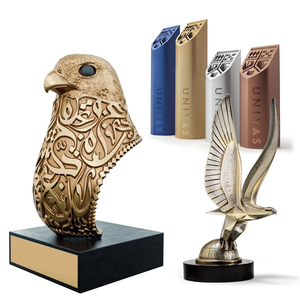 Sáng Tạo tùy chỉnh kim loại <span class=keywords><strong>Trophy</strong></span> hoàn toàn tùy chỉnh khuôn <span class=keywords><strong>Trophy</strong></span> có thể tùy chỉnh màu sắc hình dạng kích thước giải thưởng với Hộp Quà Tặng <span class=keywords><strong>Trophy</strong></span> - Product Image 1