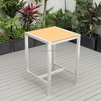Ensemble de meubles de jardin en bois plastique moderne nordique 4 places avec table basse en aluminium pour salle à manger en plein air, salon, hôtel, cour
