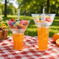 Gobelet en plastique transparent avec plateau à collation intégré 2-en-1, idéal pour les plats chauds, très populaire sur les réseaux sociaux pour la vente de nourriture de rue et de boissons