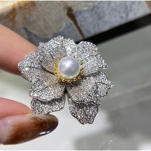 Broche de fleur tridimensionnelle de style japonais et coréen avec perle d'eau de mer blanche australienne, fleur de poitrine, accessoire de mode - Product Image 3