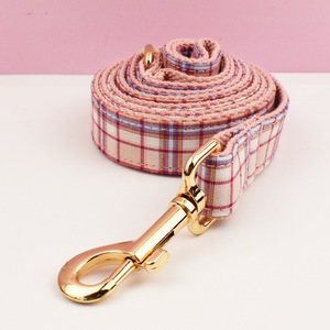 Collare personalizzato a quadretti rosa Doe Pet con papillon abbinato e guinzaglio per cani - Product Image 6