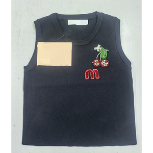 Abbigliamento Estivo alla Moda all'Ingrosso - <span class=keywords><strong>Blusa</strong></span> Senza Maniche da Donna con Stampa di Lettere e Schiena Scoperta, Colore Ciliegia - Product Image 3