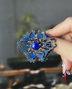 Broche Cloisonné Orientale Artisanale de Luxe en Lapis-Lazuli Naturel, Bijou Floral, Cadeau de Fiançailles, Mariage - Product Image 4