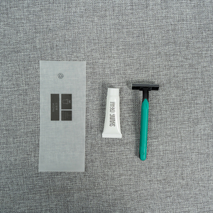 Kit <span class=keywords><strong>da</strong></span> Barba Usa e Getta per Hotel con <span class=keywords><strong>Rasoio</strong></span> <span class=keywords><strong>da</strong></span> <span class=keywords><strong>Uomo</strong></span> e Lama in Acciaio Inossidabile, Manico in Plastica per Viaggi e Vacanze - Product Image 1