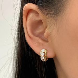 Boucles d'oreilles créoles larges personnalisées en argent sterling 925, élégantes, plaquées or épais, avec rangée de 3 diamants, vente en gros - Product Image 1