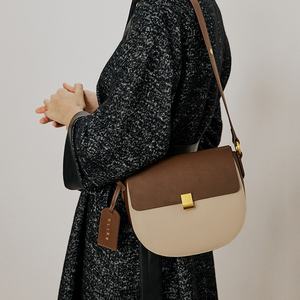 Sac à main en cuir amovible de grande capacité, au design épuré et doté d'un fermeture éclair, très pratique. - Product Image 3