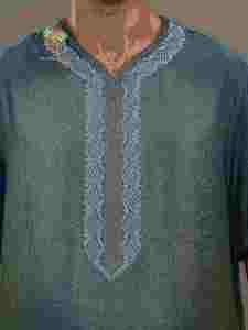 Al Haramain Thobe en coton pour homme, col en V, manches courtes, longueur au sol, coupe ample, couleur unie, robe de prière modeste du Moyen-Orient - Product Image 4