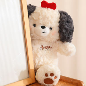 Peluche chien mignon avec tête à pattes brodées délicates, cœur rouge et oreilles souples noires, jouet d'amour pour la Saint-Valentin - Product Image 3