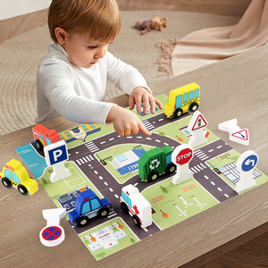 Ensemble <span class=keywords><strong>de</strong></span> jouets <span class=keywords><strong>de</strong></span> <span class=keywords><strong>signalisation</strong></span> <span class=keywords><strong>routière</strong></span> en bois pour enfants, comprenant des mini-véhicules et des accessoires routiers pour la reconnaissance visuelle et l'apprentissage ludique du trafic - Product Image 1