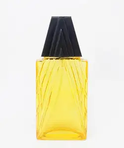 Herstellung lieferant leere luxus rot farbe glas parfüm flasche 70ml mit dreieck schwarze kappe