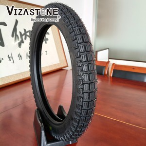 Pneus de moto sur mesure 300-17 Y82 à traction accrue, pneus moulés avec précision pour les pentes alpines raides, les excursions de safari et les raids - Product Image 1