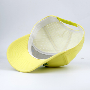 Casquette légère jaune ventilée - Casquette brodée avec logo de stand de boissons pour le <span class=keywords><strong>personnel</strong></span> de service en extérieur en été - Product Image 3