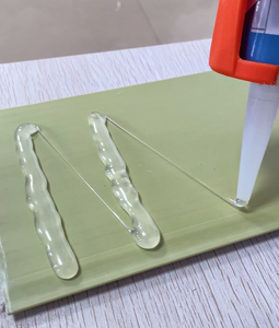 Colle liquide transparente haute adhérence d'Ouzbékistan pour le collage de panneaux muraux en <span class=keywords><strong>PVC</strong></span> et de panneaux muraux en WPC - Product Image 6
