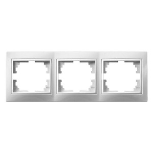 Cadre à 3 éléments blanc, design polyvalent, compatible avec la série Europa ; idéal pour les installations électriques et la décoration. - Product Image 1