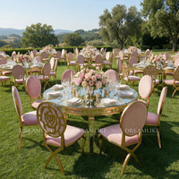 Table à manger en acier inoxydable avec plateau en verre trempé, design contemporain, durable et facile à nettoyer, idéale pour les événements, les hôtels, les mariages et la location.