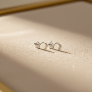 เอมี่ เอมี่ต่างหูเงิน 925 ดีไซน์เรียบง่ายสำหรับผู้หญิงสวมใส่ทุกวัน - Product Image 2