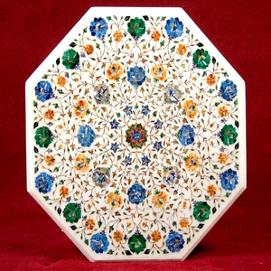 Plateau de table octogonal en marbre blanc avec motifs floraux complexes bleus, verts et oranges, incrustations en os de marbre, en gros. - Product Image 1