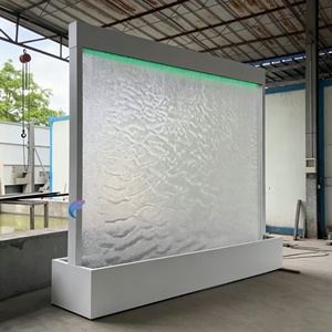 Ornement de jardin moderne en acrylique rectangulaire en forme de cascade, autoportant, finition polie, décor extérieur éclairé - Product Image 1