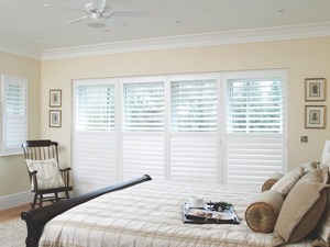 Volets coulissants en bois véritable de style anglais et australien en <span class=keywords><strong>PVC</strong></span> en vrac <span class=keywords><strong>pour</strong></span> fenêtres en <span class=keywords><strong>baie</strong></span> - Product Image 3