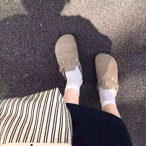 Nuevas tendencias 2026: Zuecos y mules unisex de diseñador de alta calidad en gamuza genuina, zuecos de corcho para mujer y pantuflas de cuero. - Product Image 2