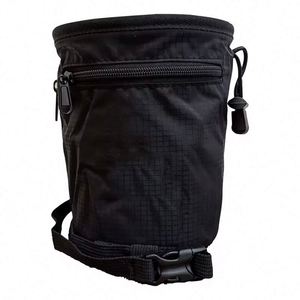 Échantillon gratuit : Sac à craie d'escalade avec ceinture, mousqueton et poches zippées - Product Image 1