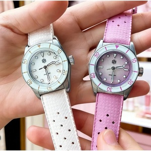 Reloj de Cuarzo para Mujer San Martin SN0151GS de 32.5mm, Reloj de Pulsera de Lujo a la Moda, Reloj de Pareja con Esfera de Nácar y Cristal de Zafiro, Resistente al Agua 200m - Product Image 6