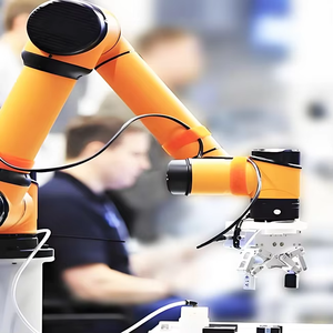 Robot Colaborativo AUBO I10 y Trabajadores Logran la Cooperación Hombre-Máquina para Completar una Serie de Trabajos y Tareas de Ensamblaje - Product Image 3