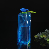 Bouteille d'eau portable pliable en PE pour le cyclisme en plein air, avec bouchon à bouton-poussoir étanche, unisexe, pour les voyages