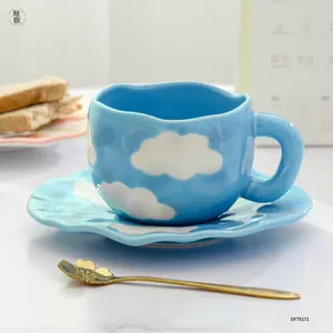 Vente en gros tasse en céramique ins faite à la main irrégulière 10oz tasse à café personnalisée et soucoupe après-midi thé rétro tasse en grès tasse en céramique