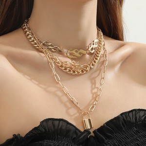 สร้อยคอแฟชั่นแบบหลายชั้น โลหะผสมสังกะสีสีทอง จี้รูปแม่กุญแจ สร้อยคอสำหรับผู้หญิง เครื่องประดับสำหรับงานปาร์ตี้ - Product Image 1