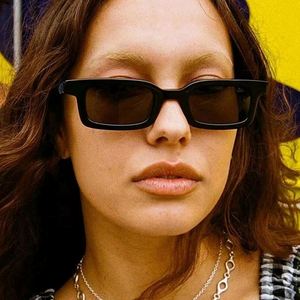 Lunettes de soleil rétro 2024 personnalisées avec logo, couleur gelée, style punk, verres dégradés, protection UV400, petites lunettes carrées pour hommes et femmes - Product Image 2