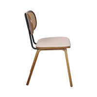 Table à manger et chaises en bois de style rétro américain pour les cafés commerciaux et les restaurants de desserts au thé au lait
