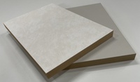 Panneau MDF laminé PET coréen à relief profond, couleur unique pour meubles, en 1220*3050*18mm