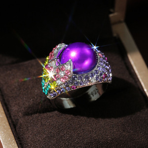 Anello Vintage a Petalo Esagerato da Donna, Gioiello da Dito in Lega con Strass Completi, Regalo Trendy e di Carattere - Product Image 1