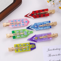 Barrettes à cheveux en PVC en forme de maison de dessin animé mignonnes YJL en gros, pinces à cheveux colorées pour filles, accessoires capillaires quotidiens
