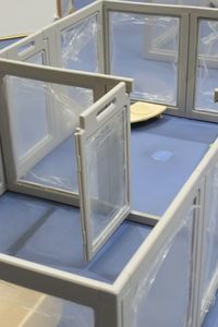 Jelas akrilik anjing <span class=keywords><strong>Playpen</strong></span> rumah cepat rakitan hewan peliharaan pagar pena kuat lantai Suction anak anjing kelinci kandang bermain rumah pena - Product Image 3