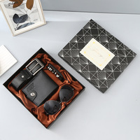 Set Hadiah Kertas Minimalis Modern Pria: Sabuk, Dompet, Parfum, Gantungan Kunci, Pulpen, Jam Tangan Quartz - Kemewahan Praktis untuk Tahun Baru dan Wisuda