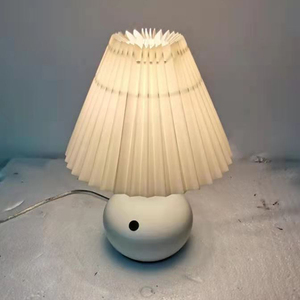 Lámpara de Mesa de Tela Plegada, Lámpara de Noche de Cerámica Táctil Regulable, Lámpara de Mesa de Noche Blanca Cremosa para Dormitorio, Sala de Estar, Estudio - Product Image 3