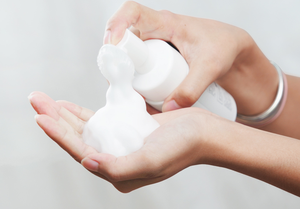 Mousse nettoyante pour les pores du visage coréenne pour éclaircir la peau et nettoyer en profondeur - Product Image 4