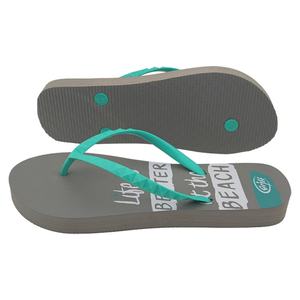 Chanclas personalizadas al por mayor con estampado, unisex, grises, sandalias de playa, la vida es mejor en la playa, pantuflas de verano con logo personalizado - Product Image 3
