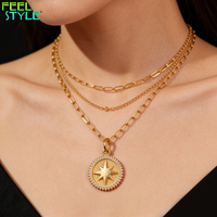 Collier personnalisé à maillons trombones superposés en acier inoxydable 316L plaqué or PVD avec pendentif rond serti de zircons
