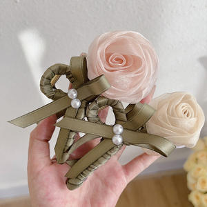 กิ๊บติดผมรูปดอกกุหลาบผ้า Sweet Girl ประดับตกแต่งรูปฉลาม แบบสองด้าน - Product Image 5