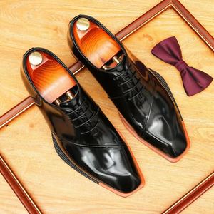 Zapatos Oxford de Negocios para Hombre, de Cuero Genuino de Vaca, Estilo Británico, Tallados, Formales, de Alta Gama, Nuevo Estilo - Product Image 1