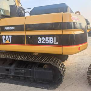 Excavatrice Cat 325BL d'occasion, 25 tonnes, 90% neuve, d'origine japonaise, avec certifications EPA et CE, pour travaux agricoles et terrassement, à prix abordable. - Product Image 5