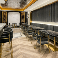 Tables et chaises de restaurant en acier inoxydable doré de luxe sur mesure pour restaurants commerciaux